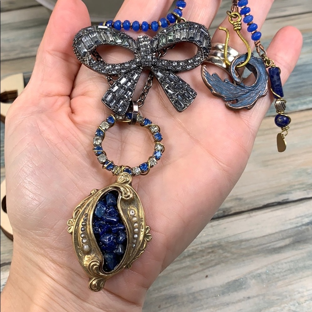 ⭐️Adorned Crown artisan assemblage gold lapis rhinestone bow necklace - Picture 4 of 9